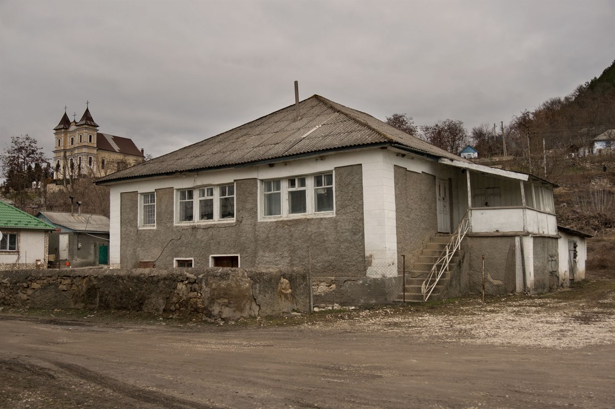 Raşcov Hasidic court - former Kloyz