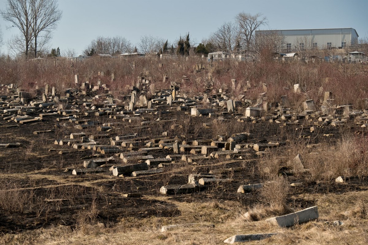 Bălţi Jewish cemetery