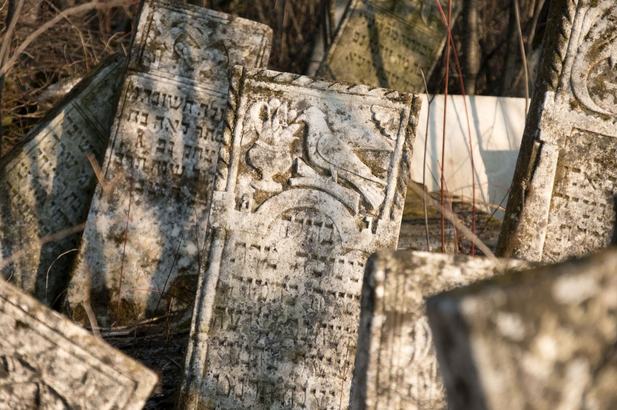 Briceni Jewish cemetery