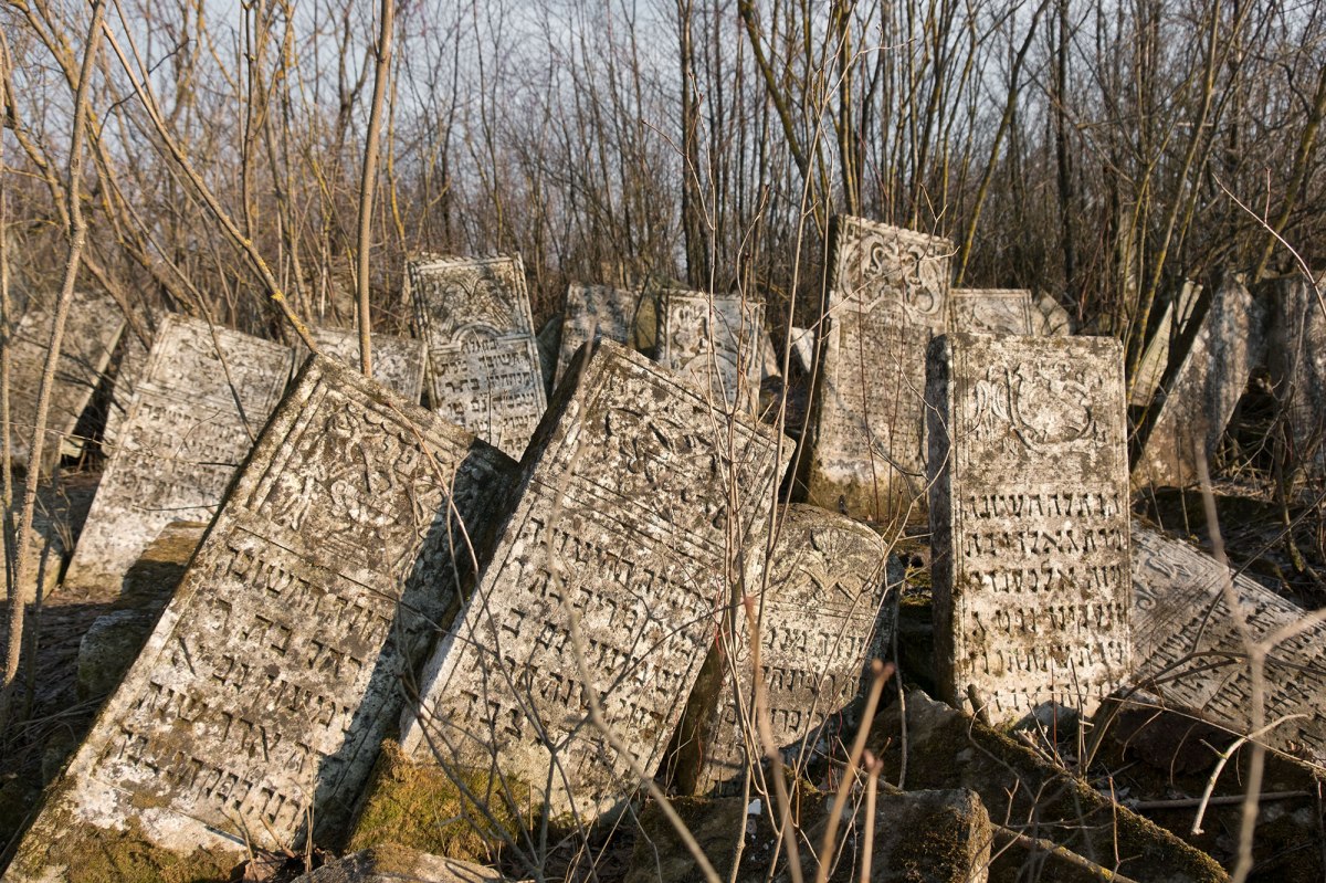 Briceni Jewish cemetery