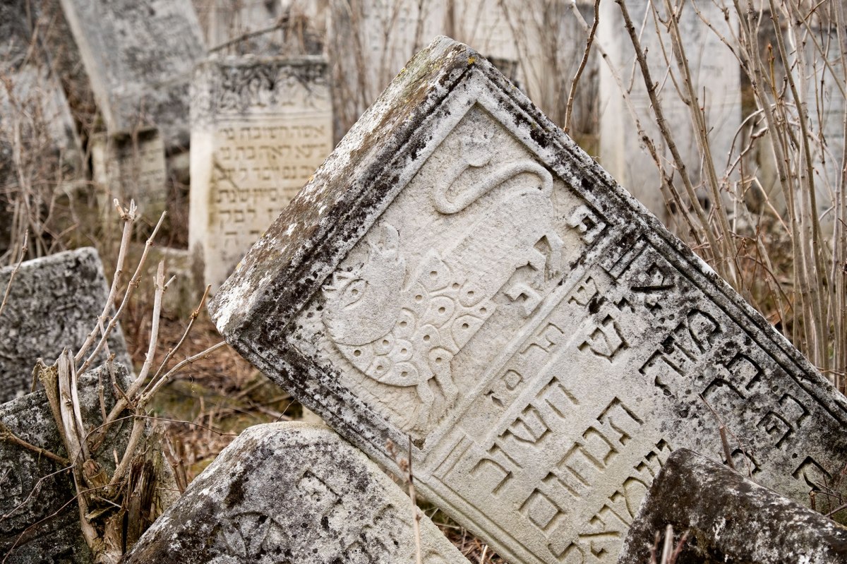 Edineț Jewish cemetery