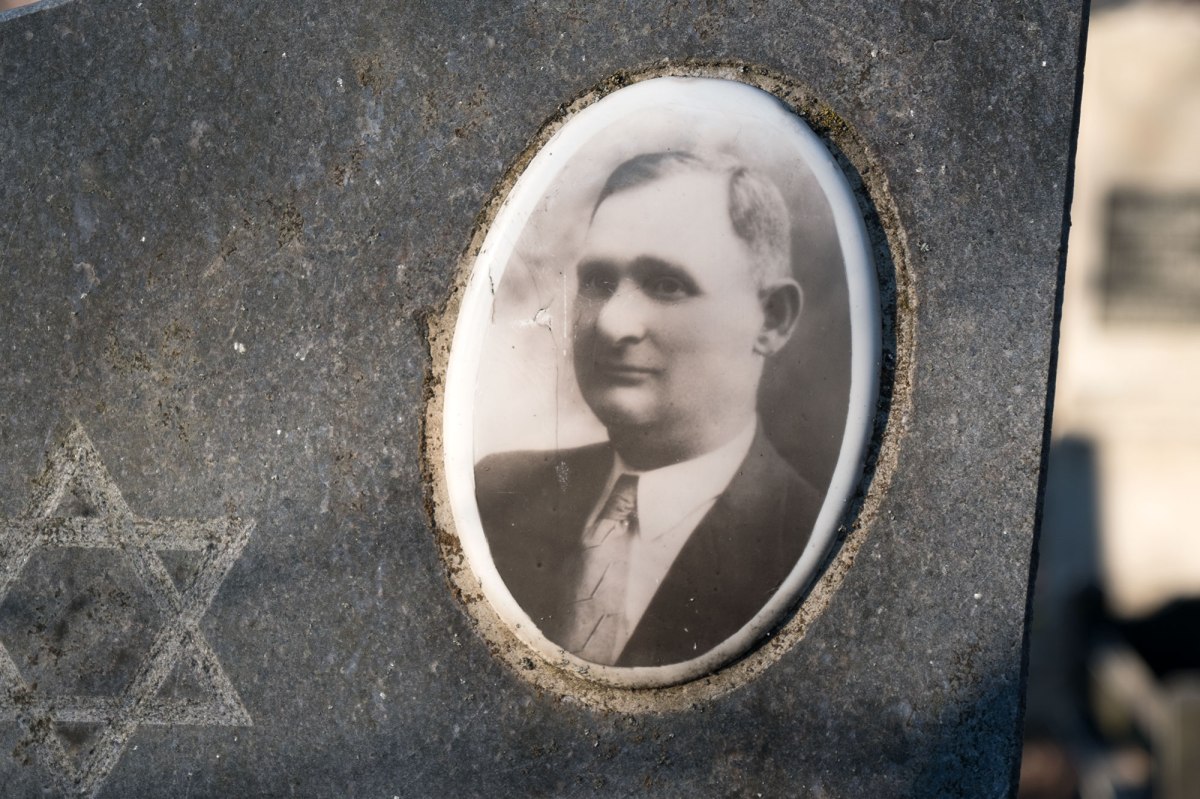 Khotyn - New Jewish Cemetery