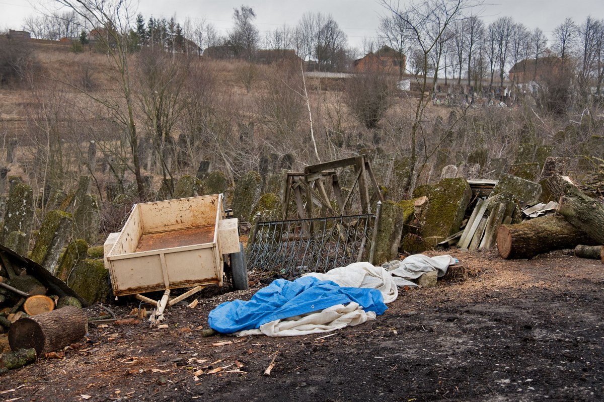 Vyshnivets - New Jewish Cemetery