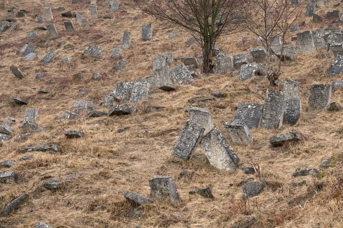 Kremenets Jewish cemetery