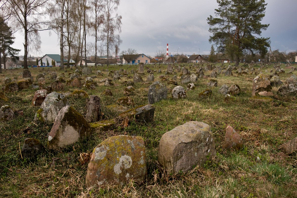 Diatlovo Jewish cemetery