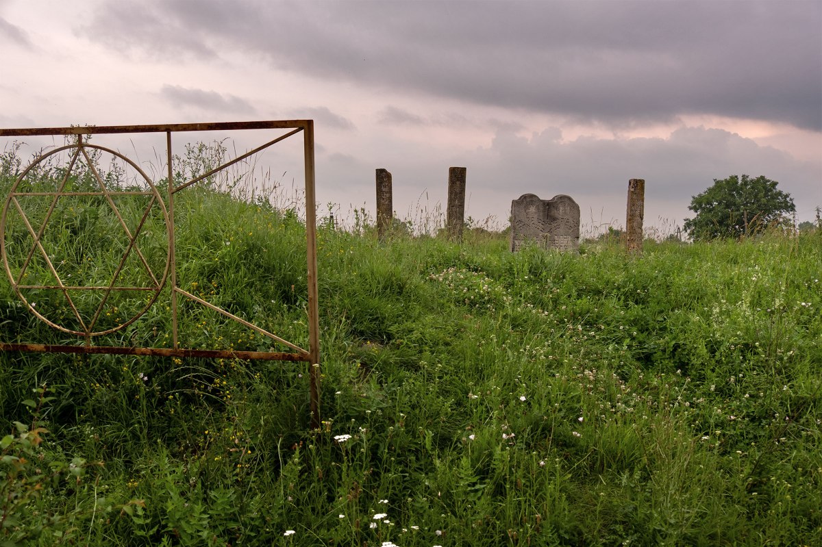 Stoyaniv - Jewish cemetery