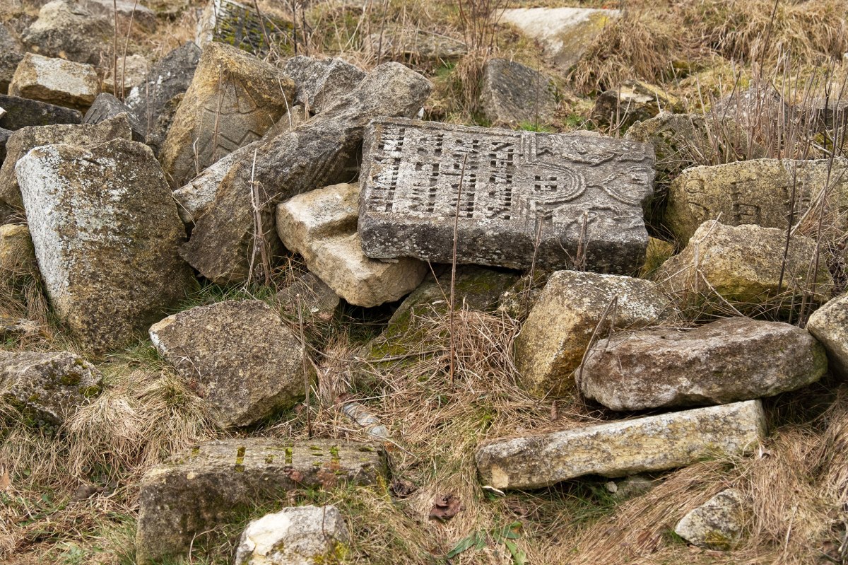 Zolotyi-Potik - Jewish cemetery