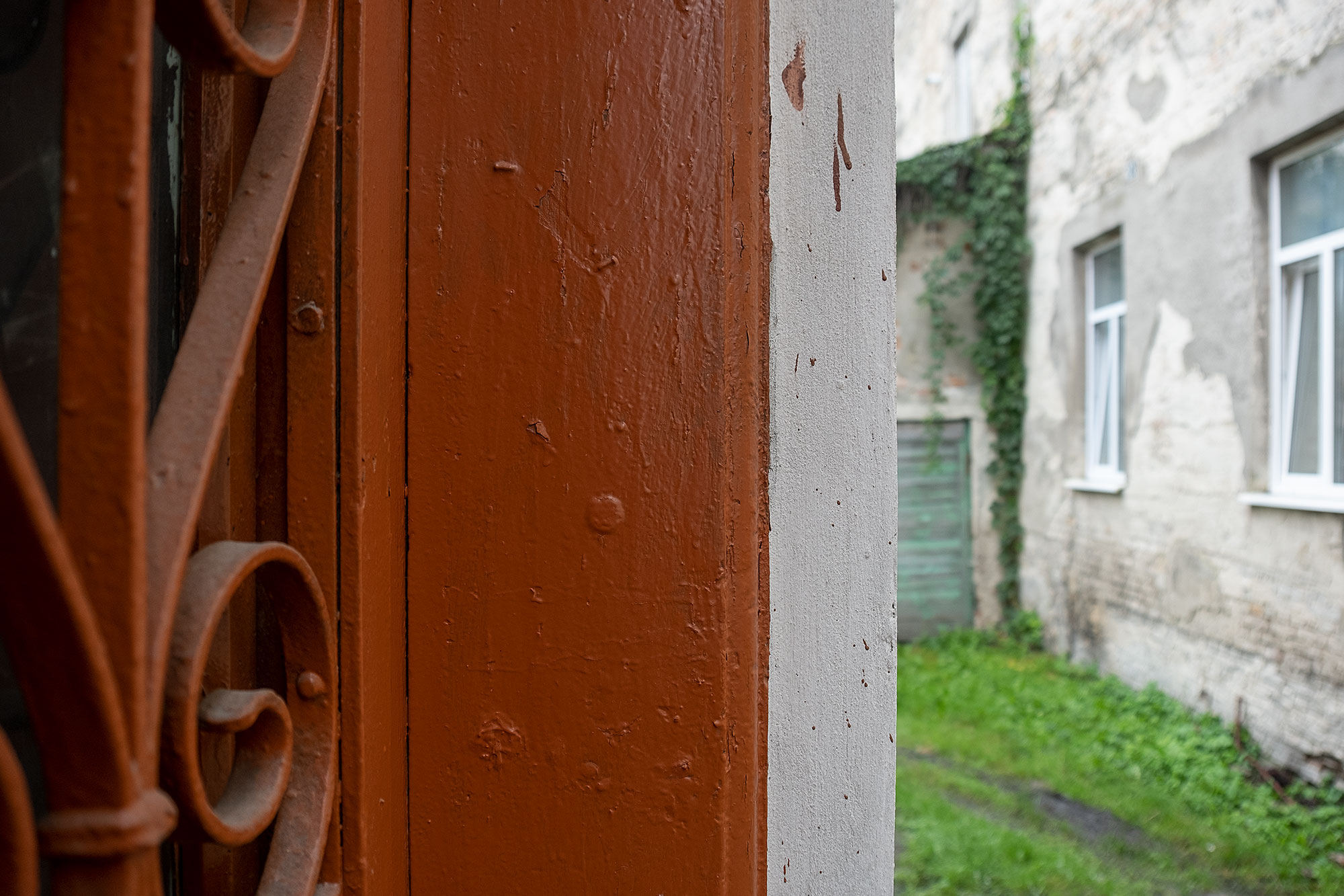 Brody - Trace of a mezuzah