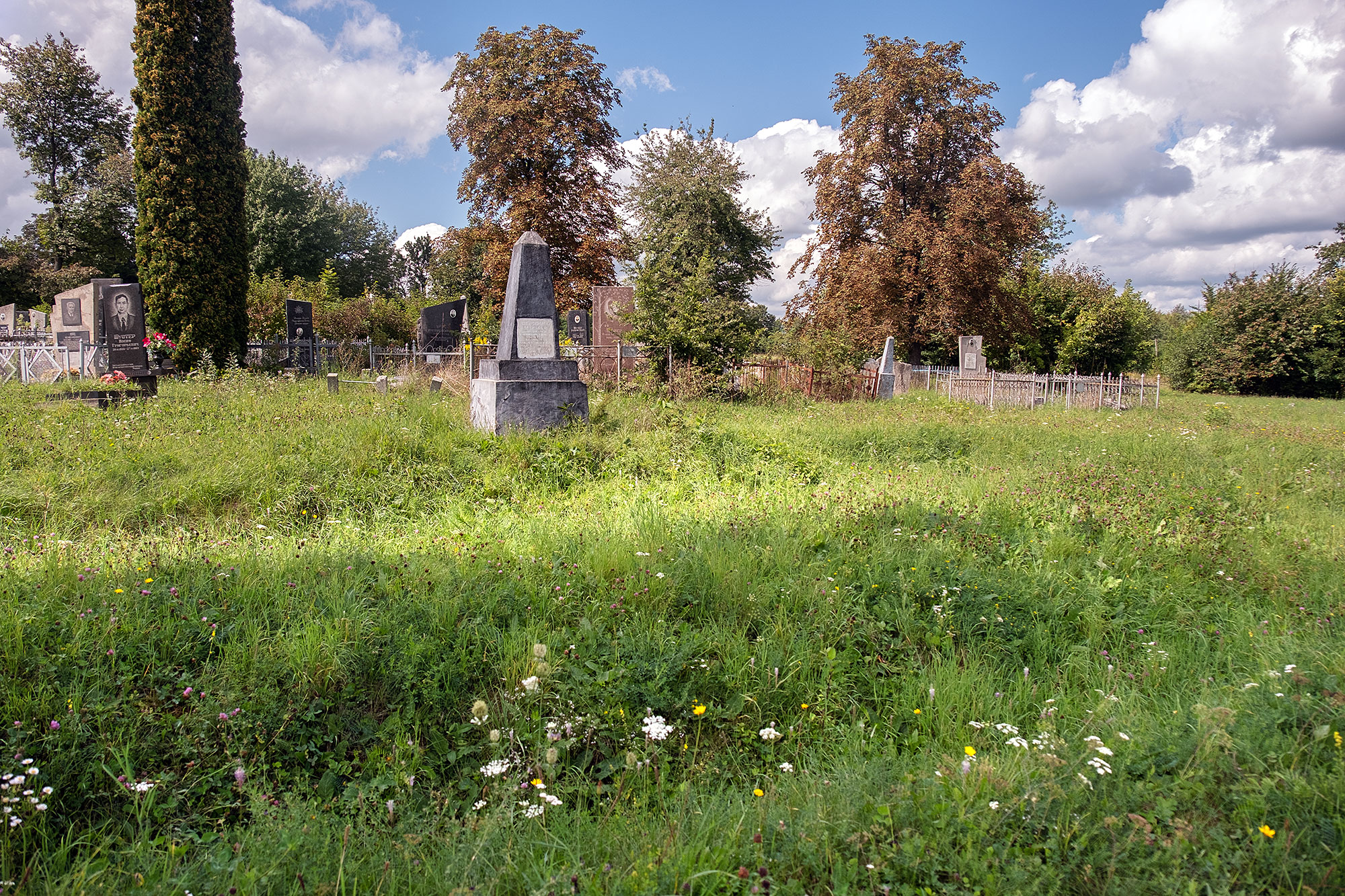 Dunaivtsi - Jewish cemetery, massgrave