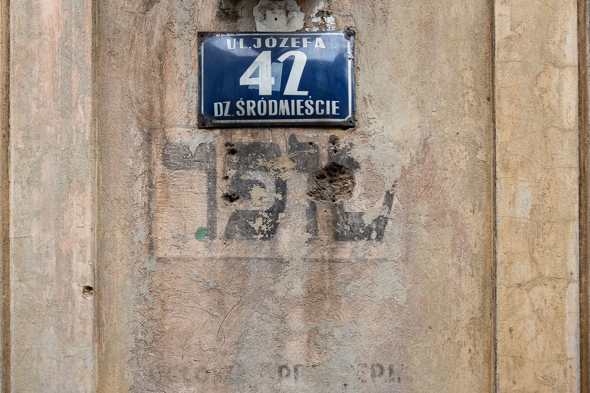 Hebrew inscription at the beit midrash in Józefa Street