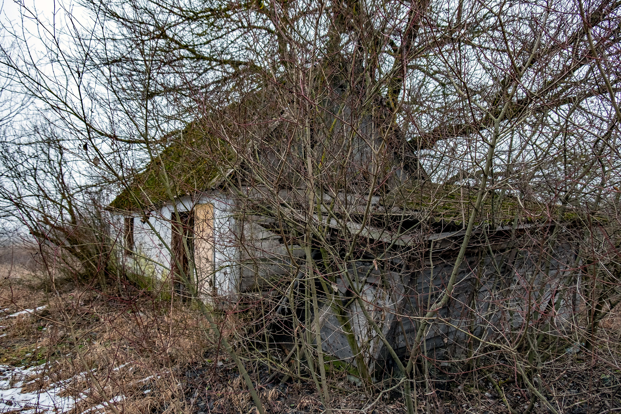 Iziaslav - New Jewish Cemetery - Beit Tahara (Jewish pre-burial house)