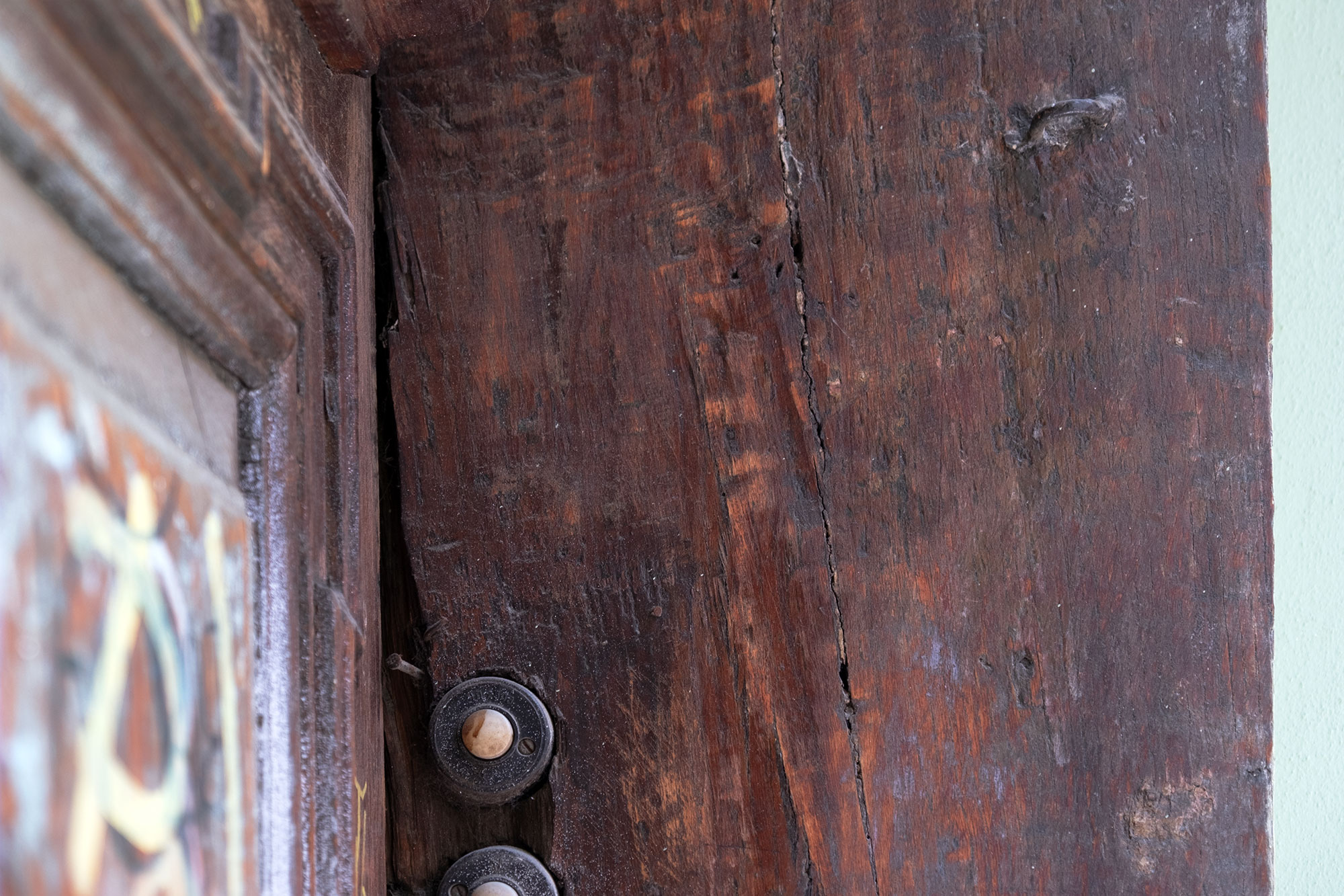 Lviv - trace of a mezuzah