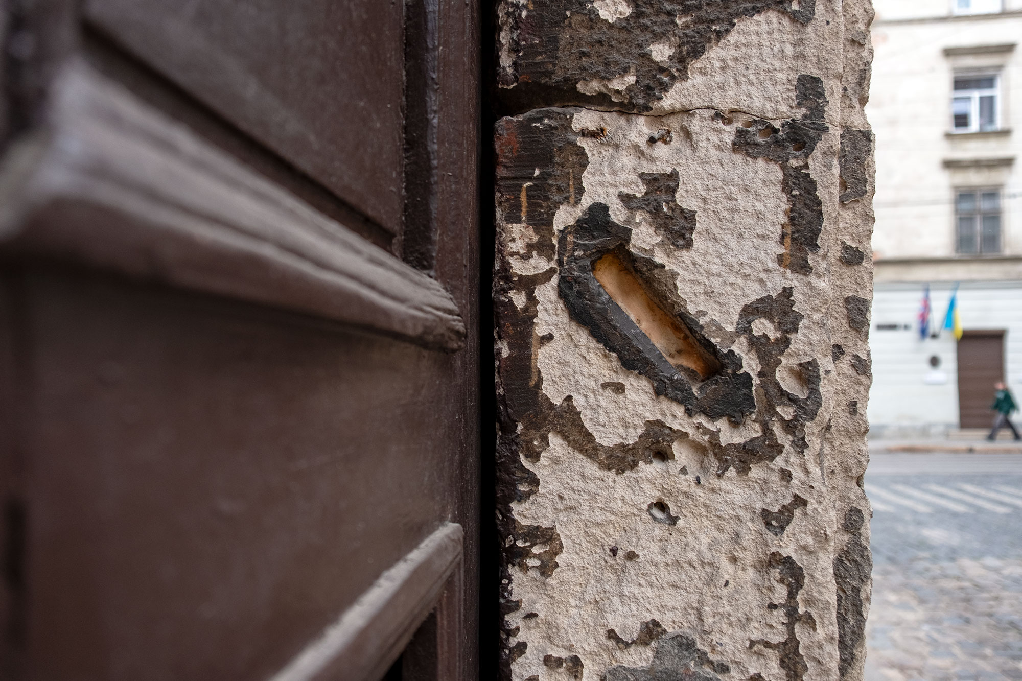 Lviv - trace of a mezuzah