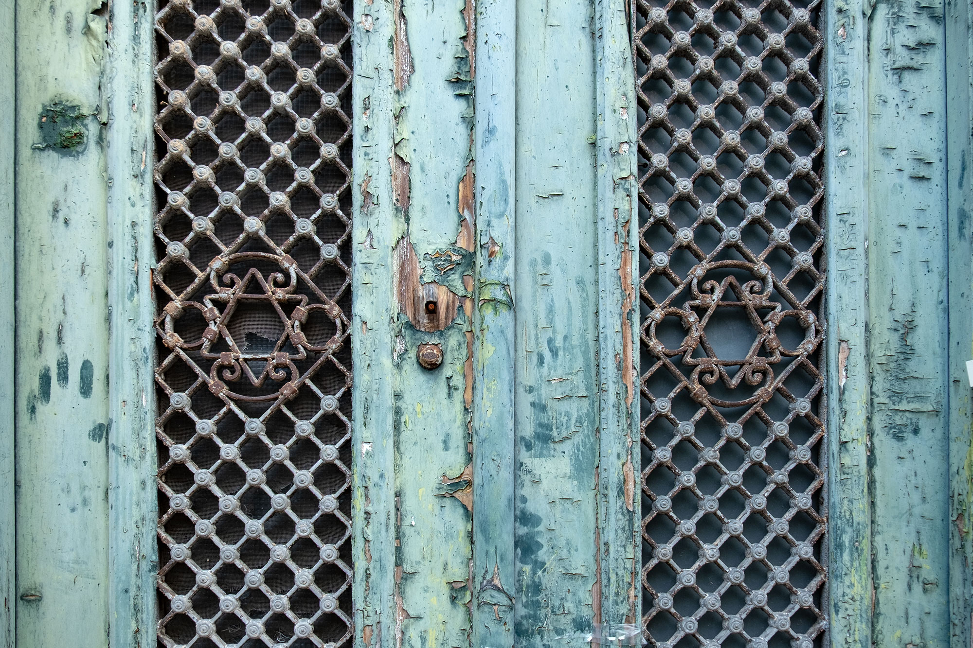 Ioannina - outside of the city walls - door decoration